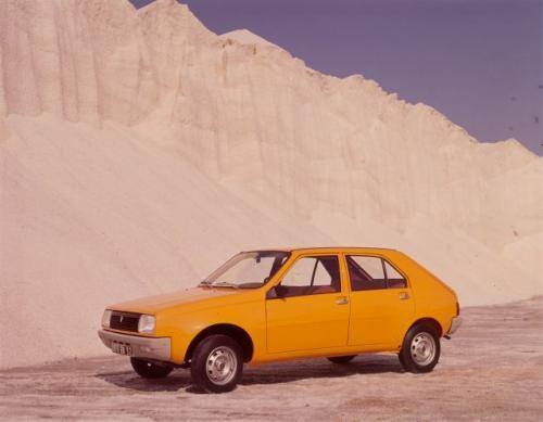 Fot. Renault: Kompaktowy R14 z 1976 r. również był hatchbackiem.