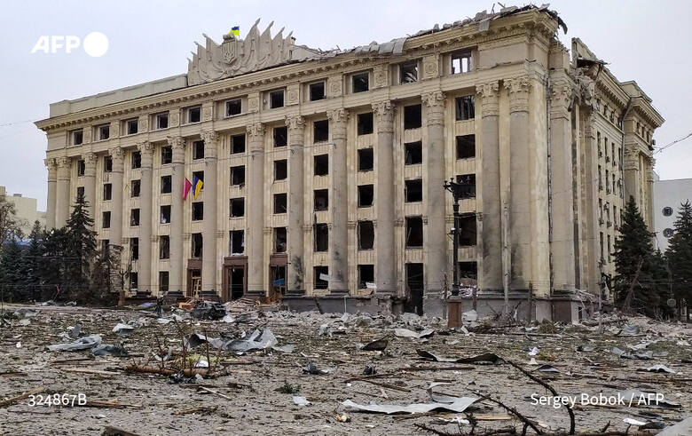 Zniszczona siedziba administracji Charkowa