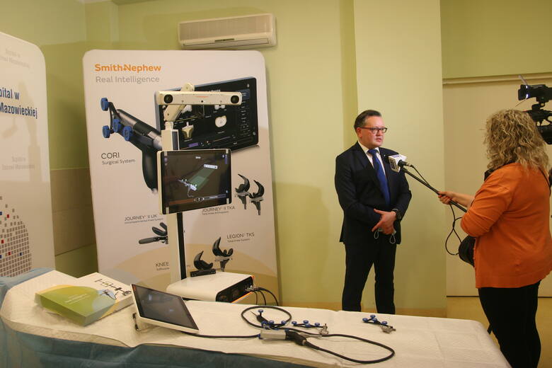 Robot CORI to absolutna nowość w endoprotezoplastyce. W Polsce ma go tylko jeden szpital. W Ostrowi Mazowieckiej. Zdjęcia z 16.11.2021