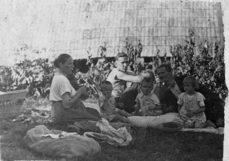 "Pozostali ludźmi w nieludzkich czasach" - tak prezydent Andrzej Duda określił rodzinę Ulmów, która podczas II wojny światowej zginęła