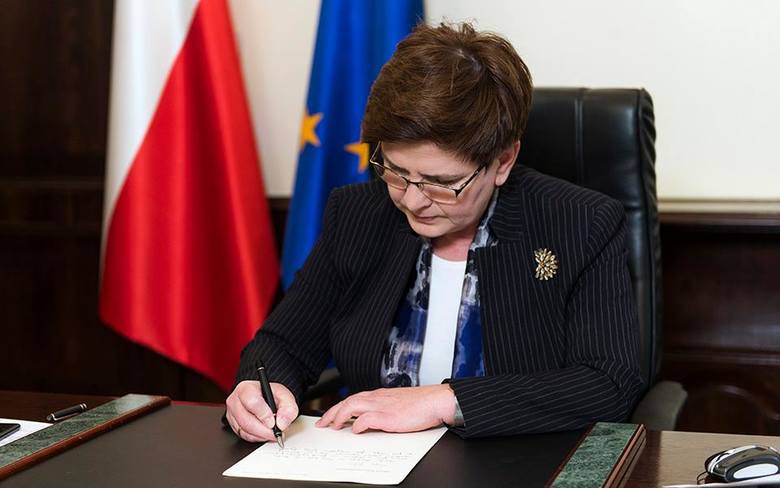 Premier Beata Szydło odpowiedziała na list 9-letniej Julii z Mikołowa