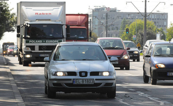 W ciągu czterech lat w Łodzi przybyło ponad 70 tys. pojazdów.