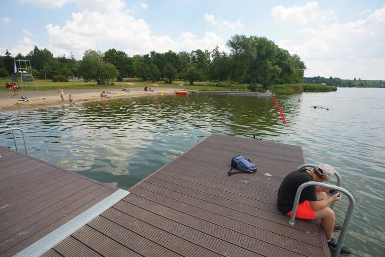 Jedno z sześciu miejskich kąpielisk - nowa Plaża Portowa w Kiekrzu, powstała w ramach Poznańskiego Budżetu Obywatelskiego, może kandydować do miana ulubionego miejsca do wypoczynku - czysta, strzeżona i z możliwością dojazdu z centrum Kiekrza.