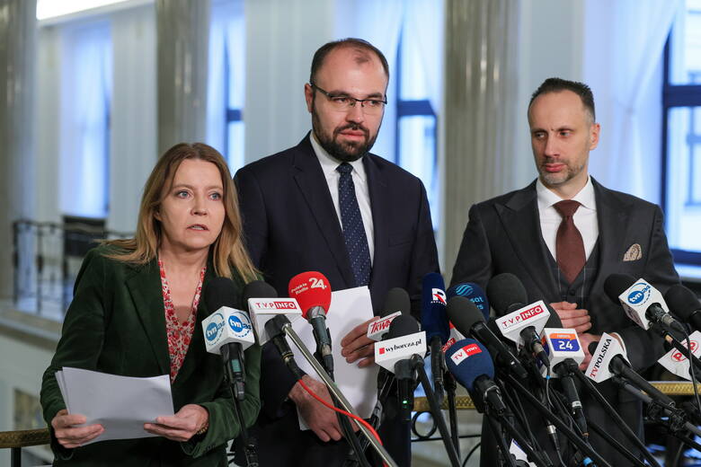 Posłowie PiS podejrzewają, że tzw. ustawa wiatrakowa została napisana poza Sejmem