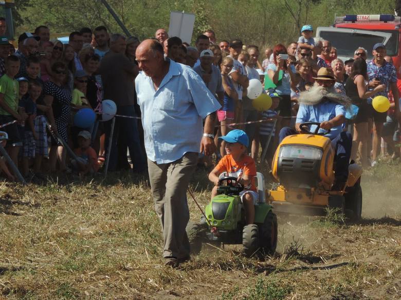 Będzie głośno i rodzinnie! Wyścigi traktorów w Wielowsi 2017