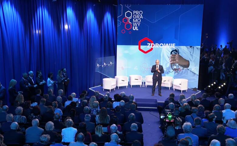 Minister zdrowia Adam Niedzielski na konwencji PiS