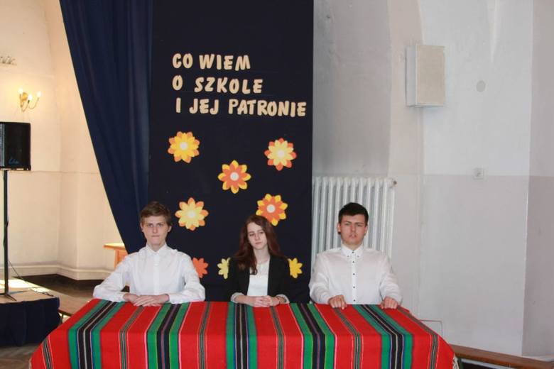 Uczniowie klas pierwszych ZSP nr 1 w Łowiczu sprawdzili swoją wiedzę o patronie szkoły [ZDJĘCIA]