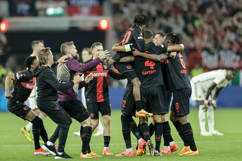 Wielka radość „Aptekarzy” z Leverkusen po zdobyciu wyrównania w 90+7. minucie meczu z Romą, awansie do finału Ligi Europy i wyśrubowaniu rekordu do 49.