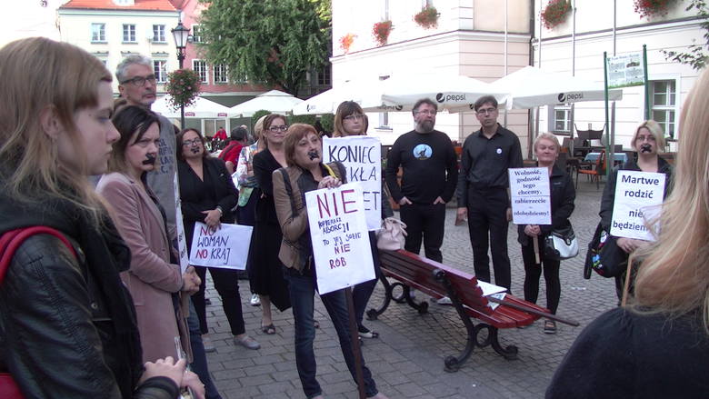 Protest w Zielonej Górze przeciwko próbom zaostrzenia tzw. kompromisu aborcyjnego 