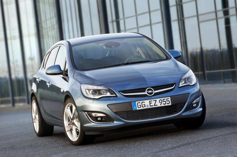 Opel Astra po modernizacji już w salonach. Zobacz zdjęcia