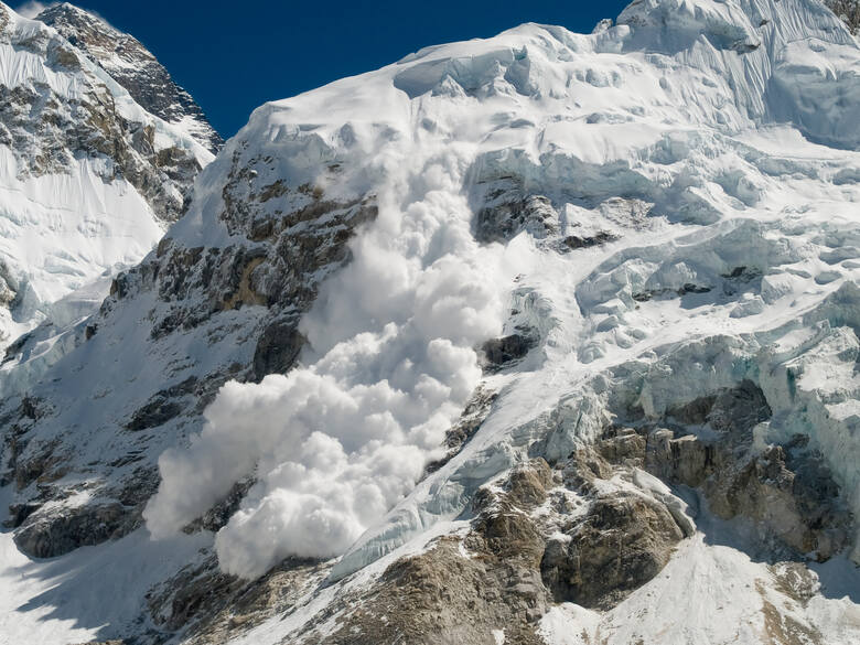 Mount Everest - zejście lawiny