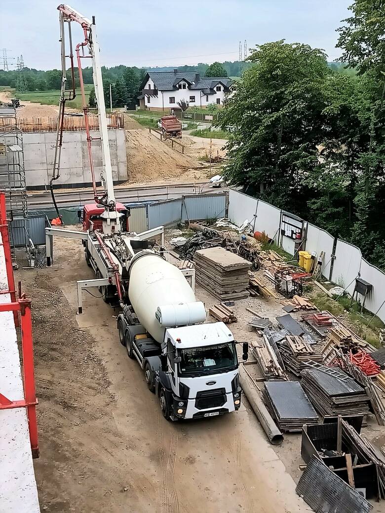 Rozpoczęła się budowa ostatniej podpory nowego mostu nad Sołą w Oświęcimiu