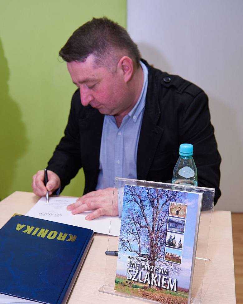 Regionalista Rafał Staszewski zaprasza na promocję swojej nowej książki. Spotkanie  22 października w Dworze na Wichrowym Wzgórzu w Przybysławicach.