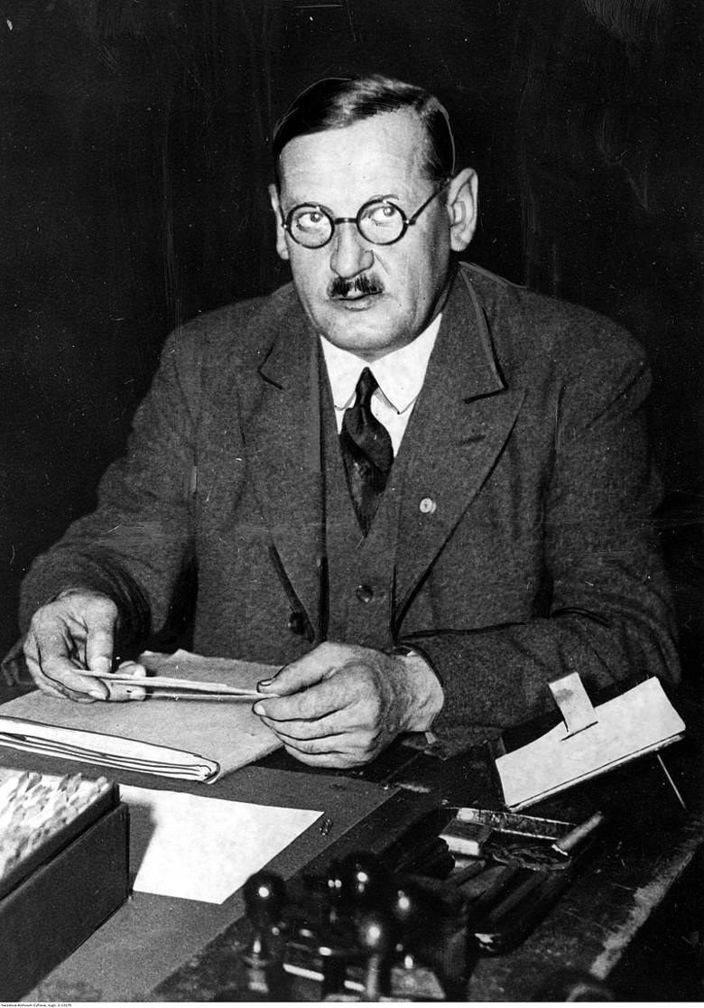 Anton Drexler - współzałożyciel DAP, to on wprowadził Hitlera do tej partii.
