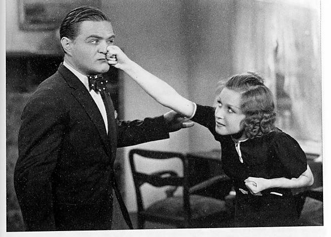 Kadr z filmu „Niedorajda” z 1937 roku. Tu nasza aktorka towarzyszyła Adolfowi Dymszy.
