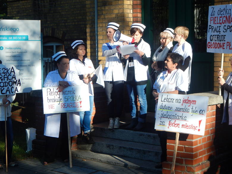 Dwa protesty, teraz złożone wypowiedzenia przez pielęgniarki z oddziału intensywnej terapii. Mimo tych ruchów spór między pracownikami a Grupą Nowy Szpital trwa nadal.