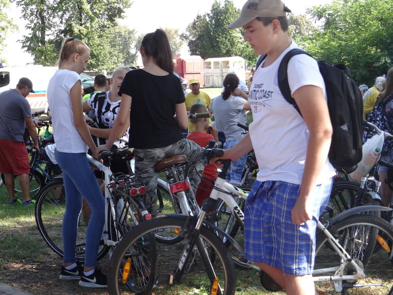 Ponad trzystu uczestników rajdu rowerowego w Makowie [ZDJĘCIA]