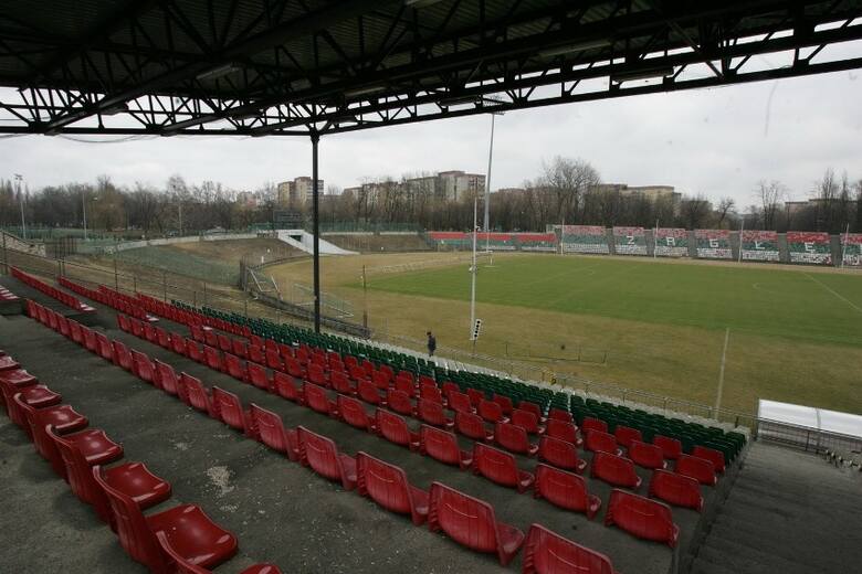 11. Stadion Ludowy w SosnowcuW rundzie jesiennej sezonu 2009/2010 Wisła podejmowała rywali na Stadionie Ludowym w Sosnowcu, bo jej obiekt przechodził