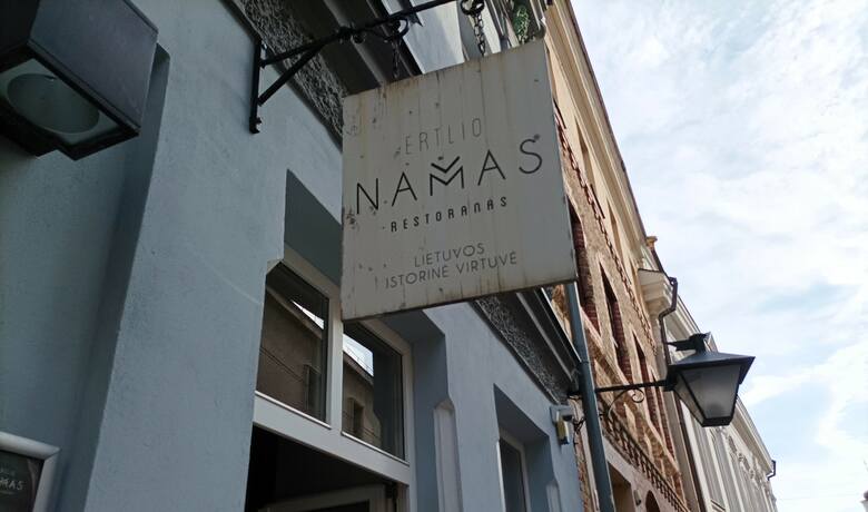 Szyld restauracji Ertlio Namas w Wilnie