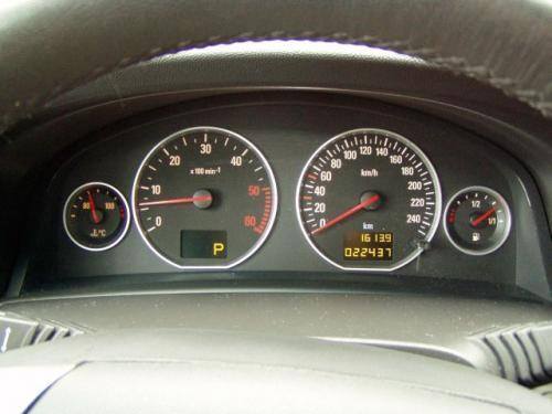 Fot. R. Polit: Szczególnie podczas upałów i jazdy w korku warto obserwować wskaźnik temperatury cieczy chłodzącej silnik. Jego wskaźnik nie powinien