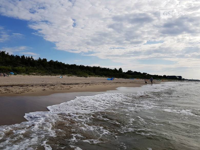 Urokliwa plaża w Dziwnowie. Tu możesz odpocząć w wakacje. Zobacz zdjęcia