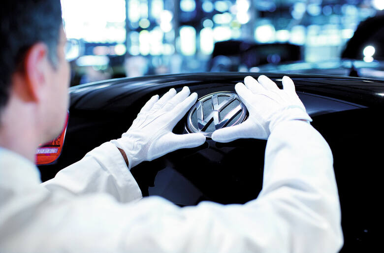 Światem biznesu,także motoryzacyjnego,rządzą nieubłaganeprawa ekonomii Fot: Volkswagen