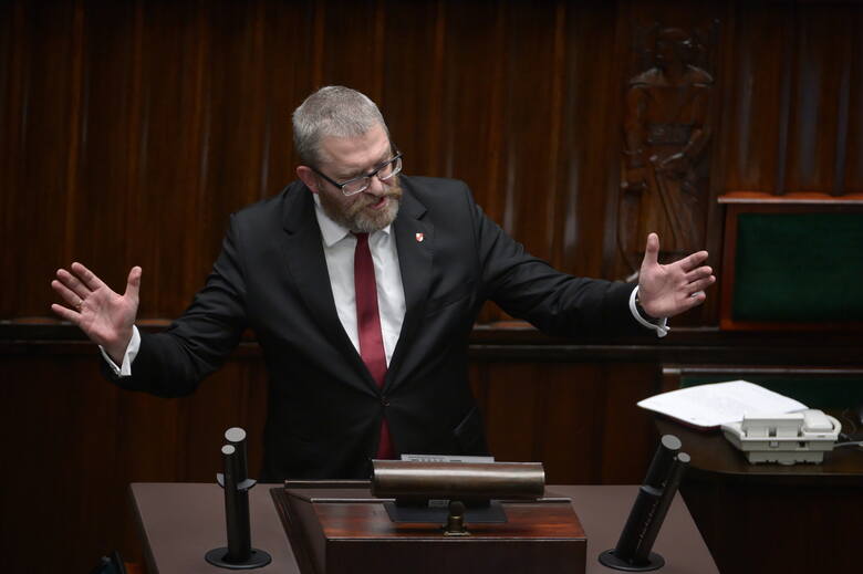Marszałek Sejmu Szymon wyłączył mikrofon Grzegorzowi Braunowi.