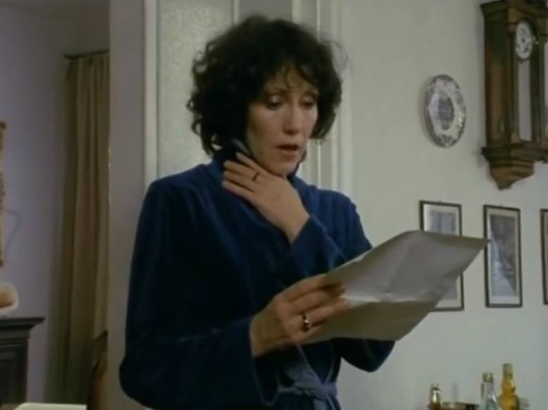 Odcinek szesnasty "Ślad rękawiczki". Hanna Stankówna jako Elżbieta, żona doktora Miłosza.