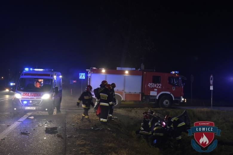 Wypadek pod Łowiczem. Nastoletnia dziewczyna została ranna [ZDJĘCIA]