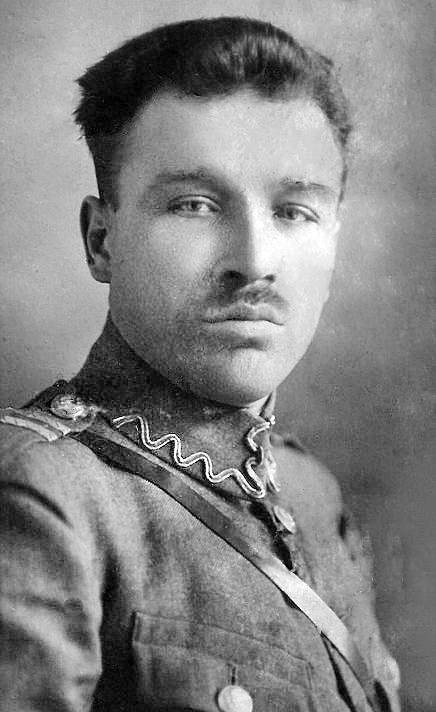 Stanisław Wadas – legionista, przyjaciel z Legionów marszałka Edwarda Rydza-Śmigłego, właściciel restauracji w Międzyrzecu Koreckim.