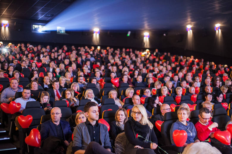 Bydgoska publiczność jako jedna z pierwszych w Polsce miała okazję zobaczyć film „Sztuka kochania”. Po projekcji w kinie „Helios” wiele osób z publiczności przyznało się, że w młodości czytało kultową książkę Wisłockiej.