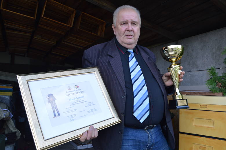 Marek Boroski z Łowicza zdobył tytuł Pszczelarza Roku 2019 w kategorii "Miód spadziowy"