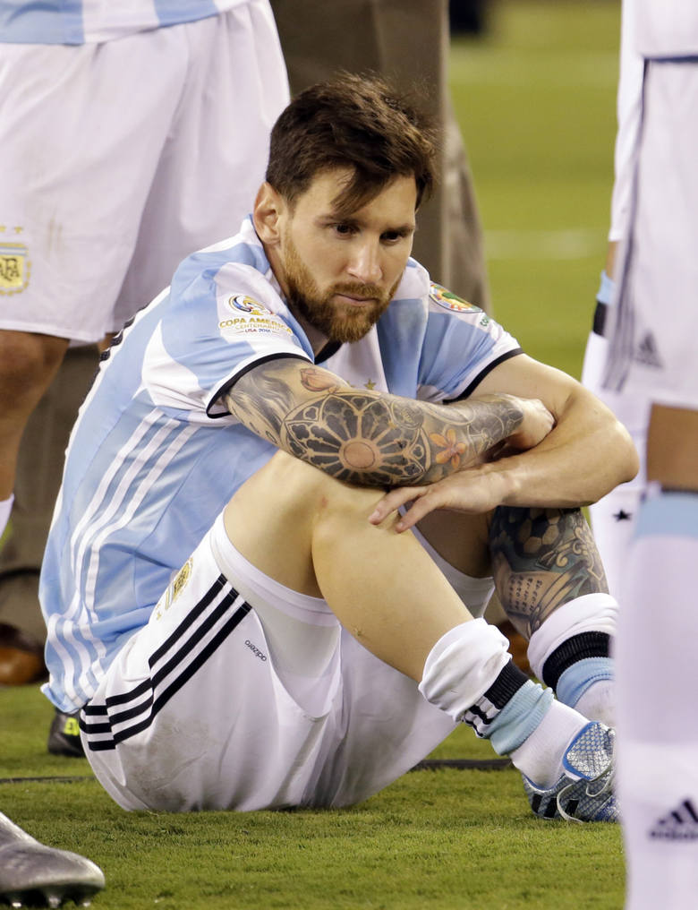 Chile wygrało Copa America Centenario. W rzutach karnych Chilijczycy byli lepsi od Argentyńczyków 4:2. Leo Messi zakończył karierę w kadrze.