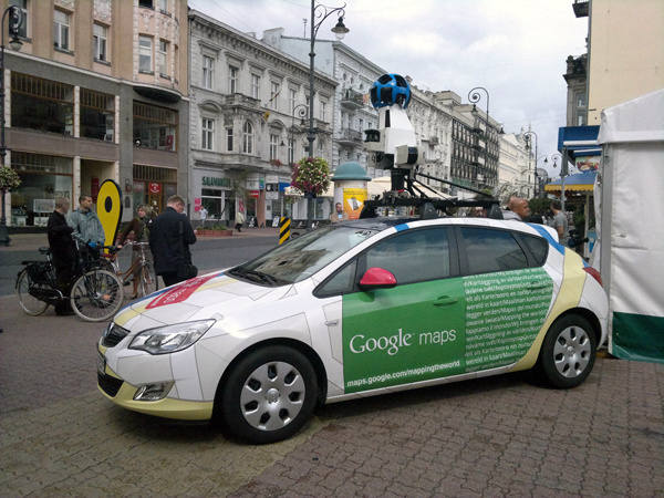 Samochód Google Maps z kamerą, która umożliwia internautom oglądanie zdjęć z ul. Piotrkowskiej pojawił się w mieście latem.