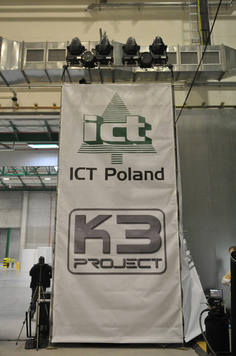 Uroczystość uruchomienia nowej maszyny w fabryce ICT Poland. MP14 ruszyła z wielką pompą.