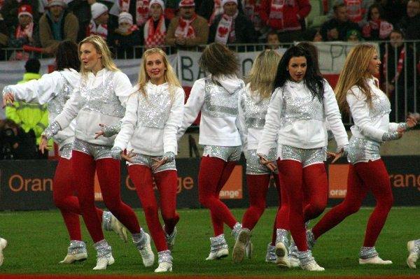 Cheerleaders Gdynia na meczu Polska - Urugwaj