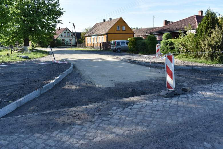 Modernizacja drogi w Połęcku potrwa jeszcze kilka tygodni. 