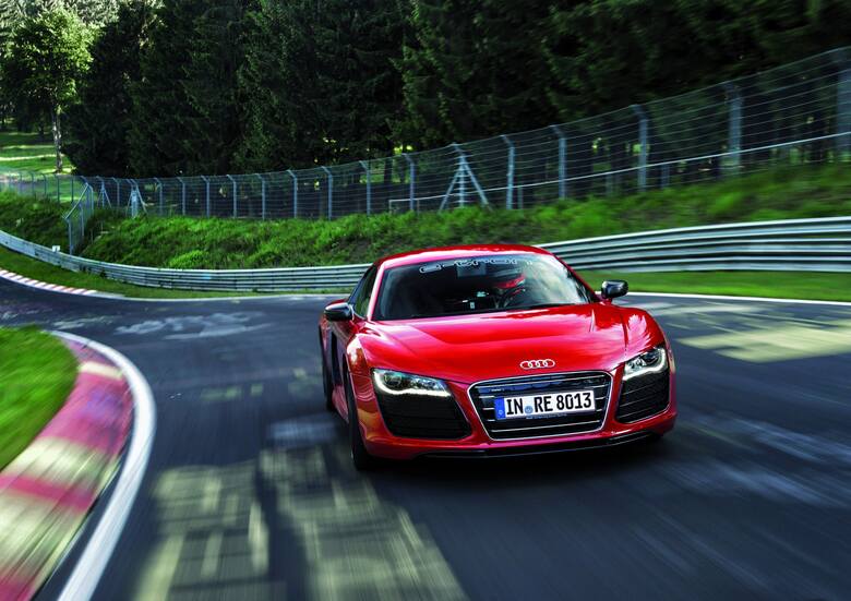 Audi R8 e-tron ustanawia rekord świata: w 8:09,099 minuty wokół toru Nürburgring, Fot: Audi