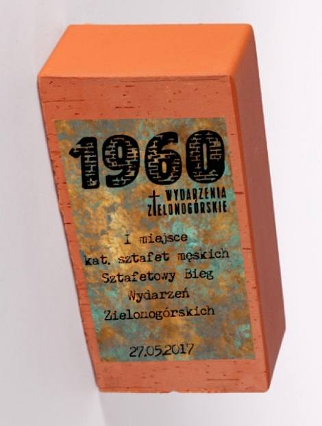 Statuetka dla zwycięzców biegu z okazji 58. Rocznicy Wydarzeń Zielonogórskich 1960.