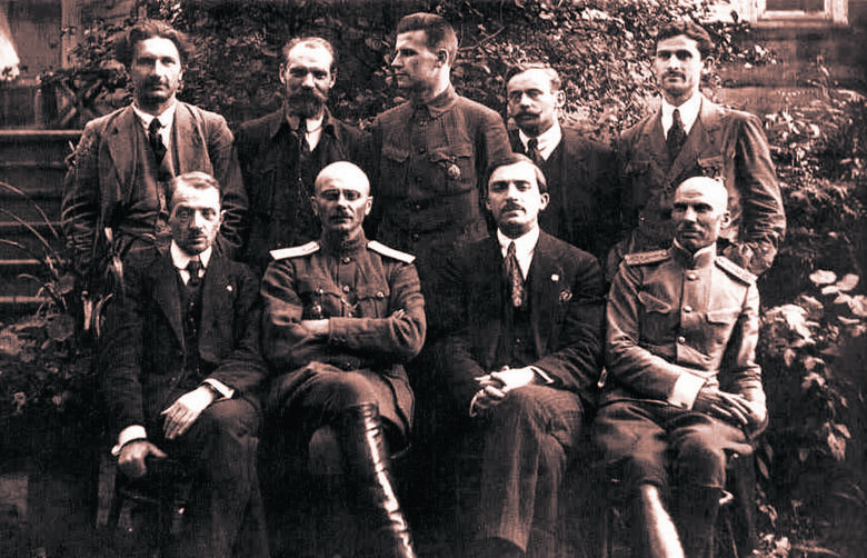 Tu widzimy członków Ludowego Sekretariatu Białorusi pod przewodnictwem Jazepa Waronki. Utworzono go 21 lutego 1918 roku jako organ wykonawczy Rady I Zjazdu Wszechbiałoruskiego.