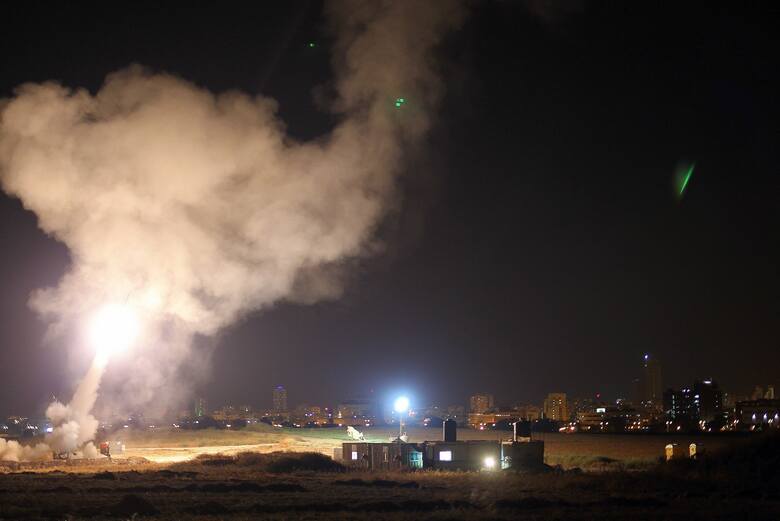 Żelazna Kopuła to system obrony powietrznej Izraela, chroniący państwo żydowskie przed rakietami.