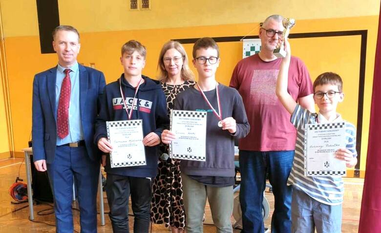 Uczniowie gminy Kęty walczyli w turnieju szachowym o Puchar Dyrektora Szkoły Podstawowej w Nowej Wsi.