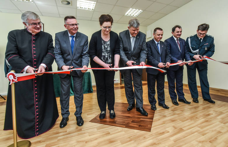 W uroczystym otwarciu budynku Urzędu Celnego uczestniczyli Marian Banaś, wiceminister finansów, Anna Mackiewicz, zastępca prezydenta Bydgoszczy i Józef Ramlau wicewojewoda.