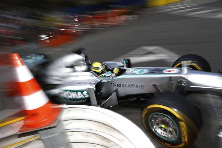 Nico Rosberg z zespołu Mercedes nie dał szans rywalom w GP Monako