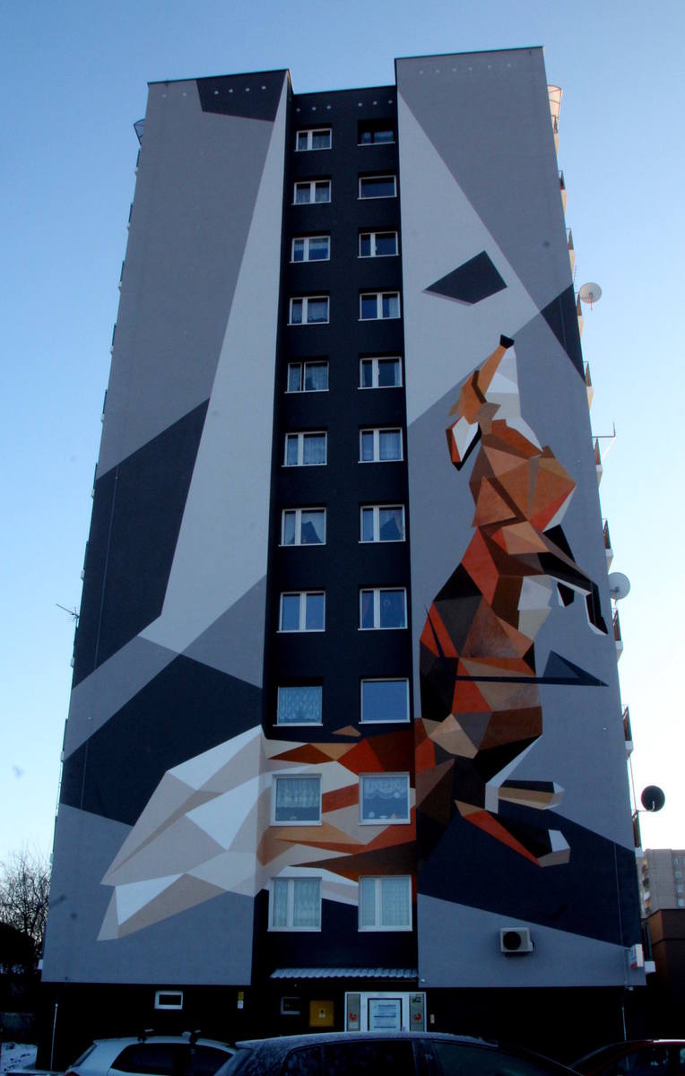 Wieżowce przy ul. Lisiej pokryte są gigantycznymi muralami przedstawiającymi lisy. Robią wrażenie!