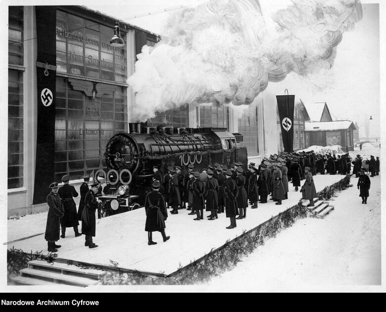 Przekazanie tysięcznego parowozu kolejom niemieckim - styczeń 1942 rok