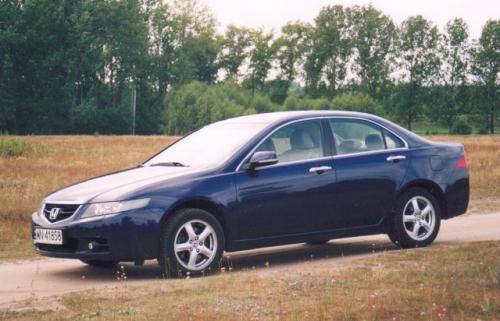 Fot. Z. Podbielski: Honda Accord ma „ponadczasową” stylizację nadwozia, bardzo dobrze opracowanego pod względem aerodynamicznym (Cx-0,26).