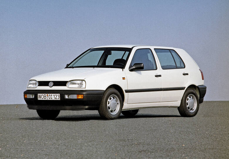III generacja – 1991W Golfie III po raz pierwszy zastosowano silnik wysokoprężny TDI, osiągający początkowo 89 KM oraz benzynowy VR6 o mocy dochodzącej