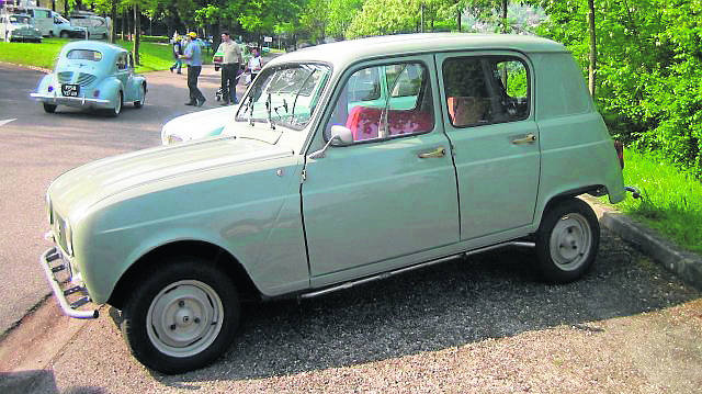Biały kruk - Renault R3 produkowany był tylko w latach 1961-62 Fot: Wikipedia