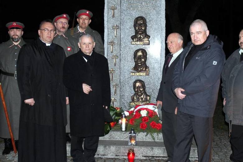 W 2011 roku odsłonięto Pomnik Wolności w miejscowości Kaszczor (woj. Wielkopolskie). Został poświęcony nie tylko Lechowi Kaczyńskiemu, ale r&oacute;wnież J&oacute;zefowi Piłsudskiemu i Ryszardowi Kaczorowskiemu.<br /> 